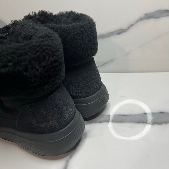 Skechers Women's Black Suede Faux Fur Comfort On the Go Winter Chill Boots Sz 9 - Picture 4 of 7